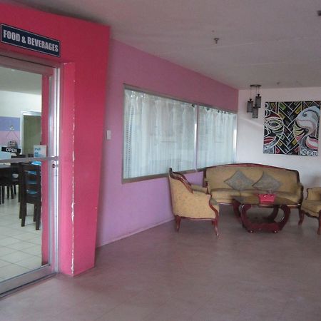 Middle Town Inn Bacolod Exterior photo