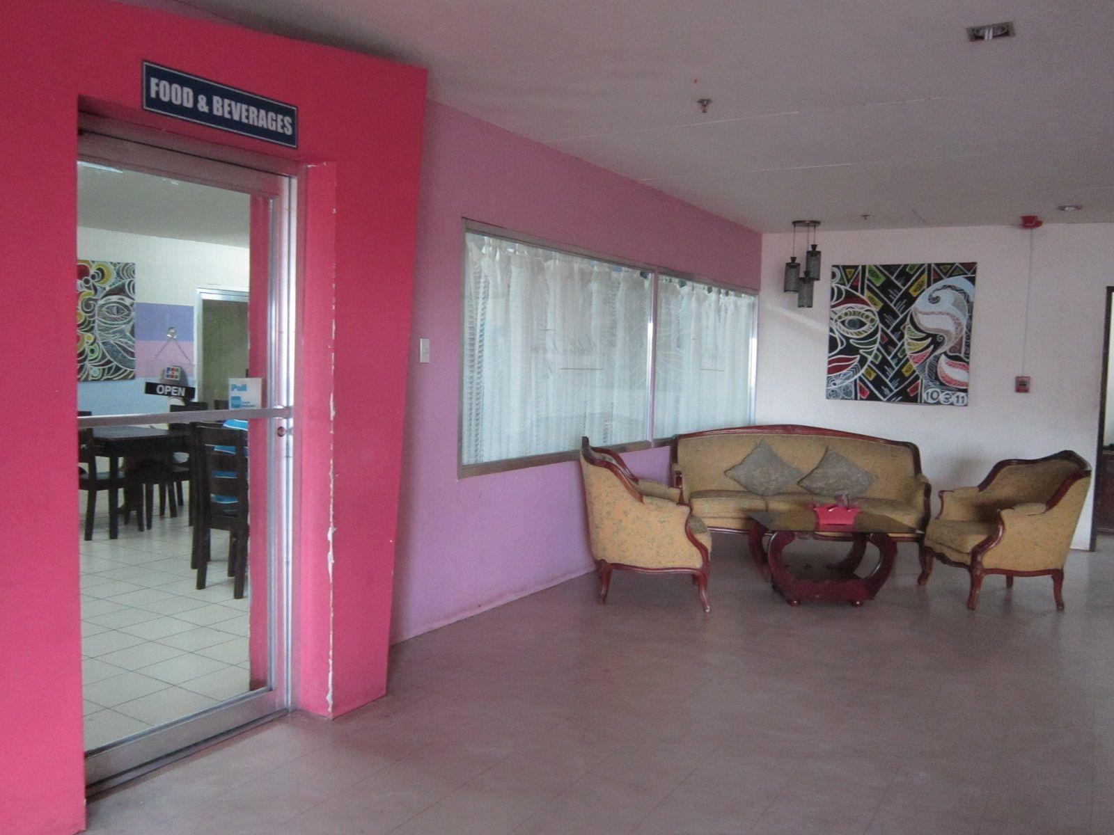 Middle Town Inn Bacolod Exterior photo